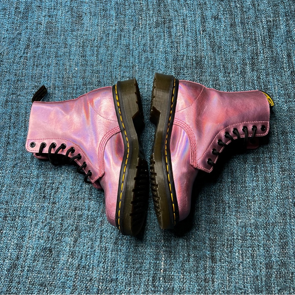 Dr Martens 1460 Pascal Iced Metallic Combat Boots in Mallow Pink Women's Size 6 - Picture 6 of 9